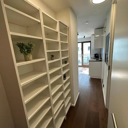 City Living Apartment *